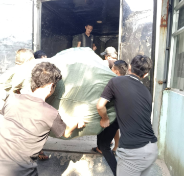 Hình Ảnh Nhân Viên Giao Hàng